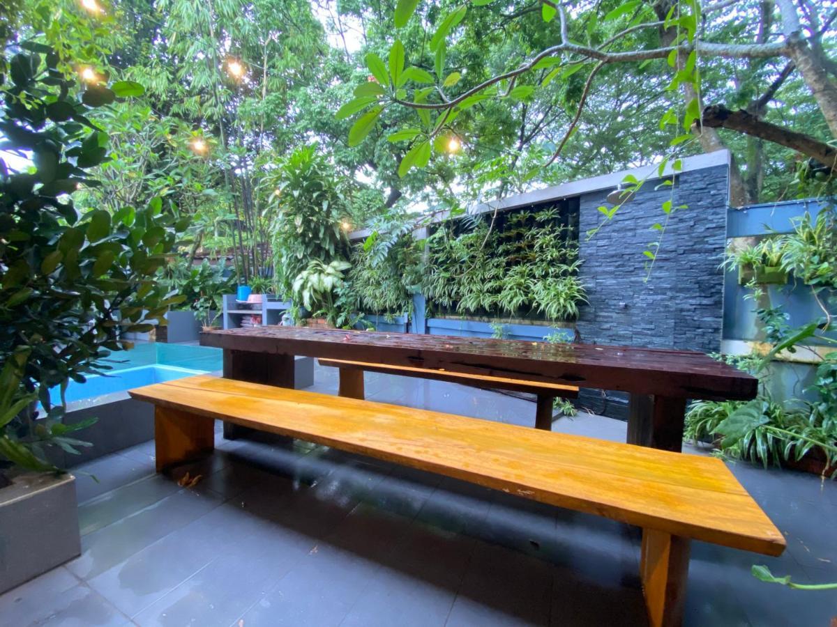 Oneriimba Private Pool & Garden Residence Джохор Бахру Екстериор снимка