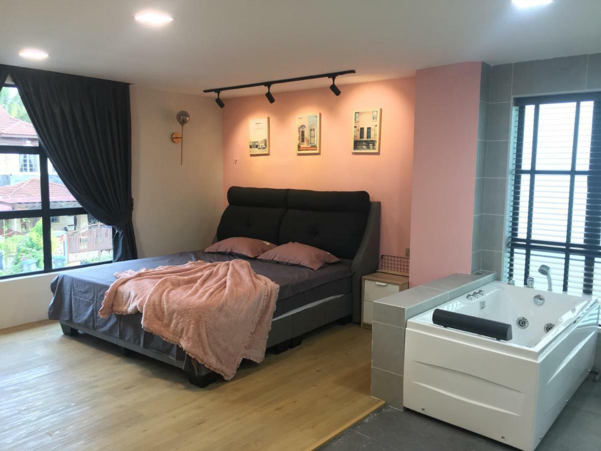 Oneriimba Private Pool & Garden Residence Джохор Бахру Екстериор снимка