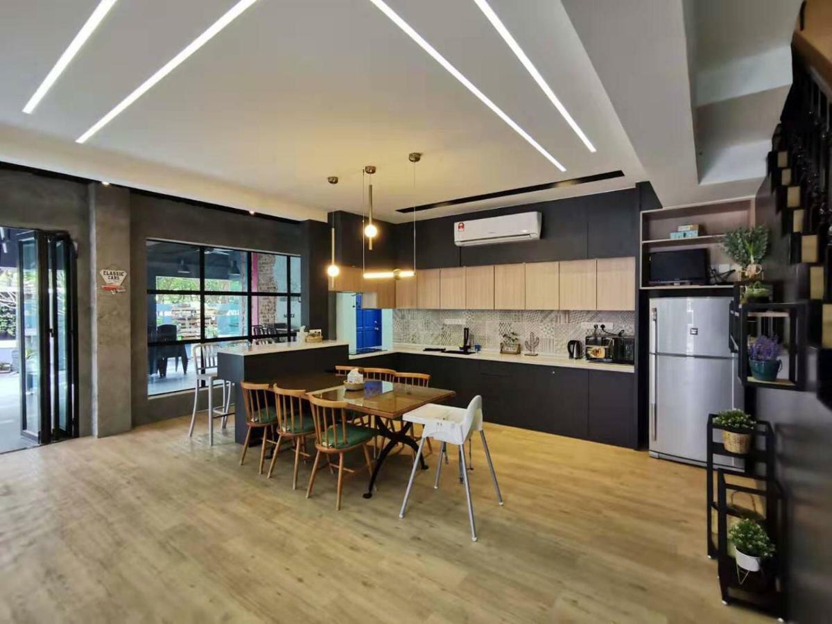 Oneriimba Private Pool & Garden Residence Джохор Бахру Екстериор снимка