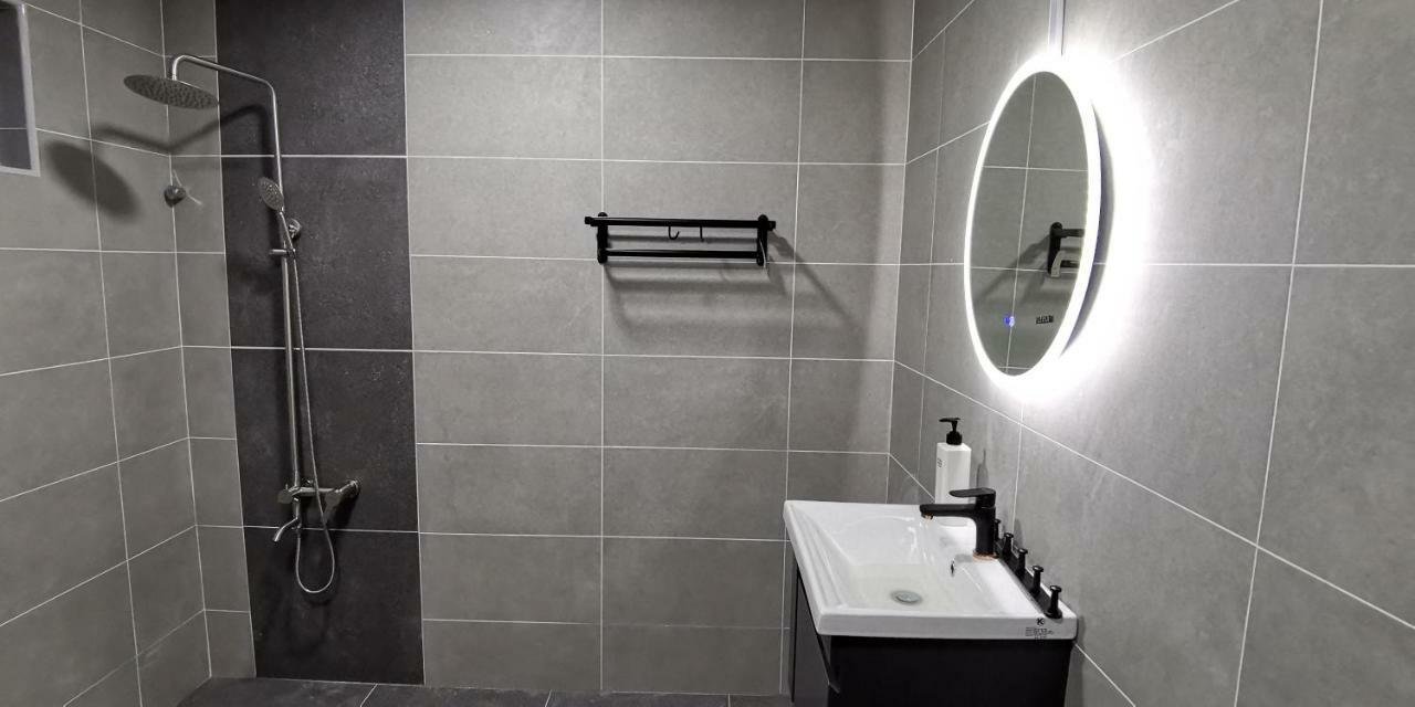 Oneriimba Private Pool & Garden Residence Джохор Бахру Екстериор снимка